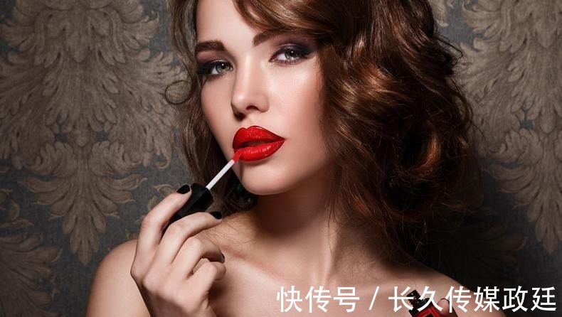 肤色|怎么根据自己的肤色选择好看的口红