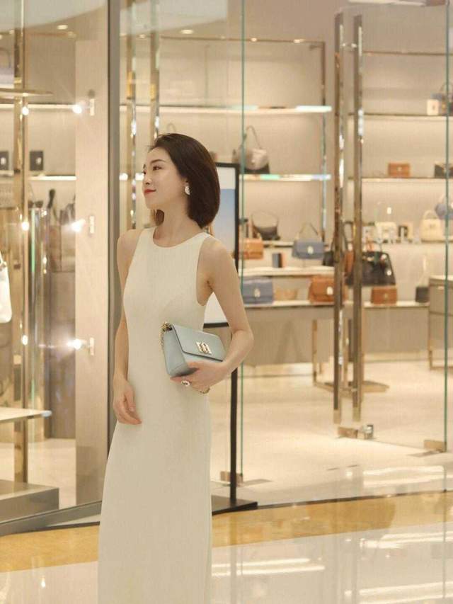 穿搭|秋天想穿出高级优雅感，可以尝试这4套穿搭，让你美出新高度