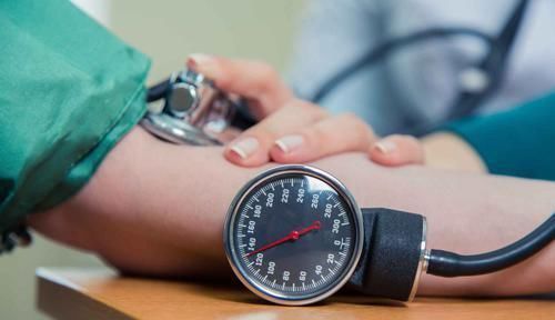 高血压患者|医生提醒：高血压患者想要血压稳定，晨起坚持“三要三不要”