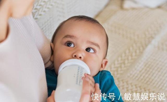 喝奶|为什么母乳喂养的宝宝夜里老醒，喝奶粉宝宝能睡到天亮？原因暖心