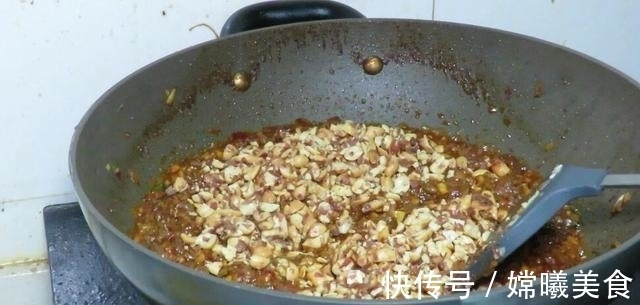 秘制|想吃牛肉酱不用买，大厨教你秘制做法，酱香浓郁，方法超简单