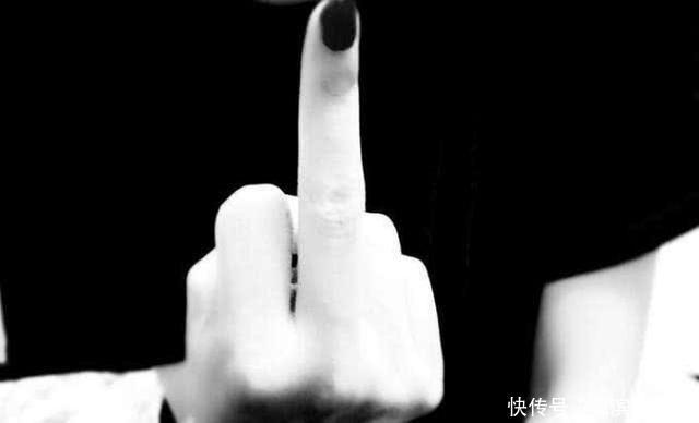 肝是不是健康,“竖起中指”观察,如果无3个表现,说明肝很健康