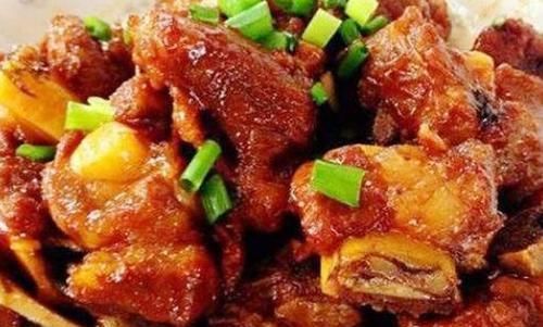 春日给孩子做滋补菜，色泽艳丽，营养下饭，孩子多吃一碗饭