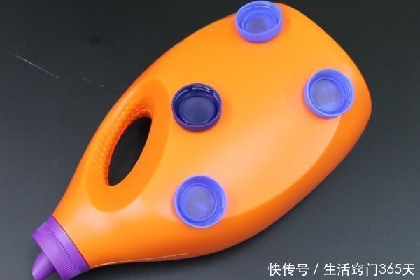 实用|洗衣液瓶子别扔了，粘几个塑料瓶盖太实用了，10个家庭9个都需要