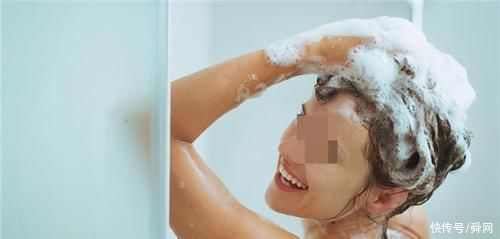 胎儿|孕妈洗澡时应该怎么做才能保证自己和胎儿的健康?孕妈洗澡有讲究!