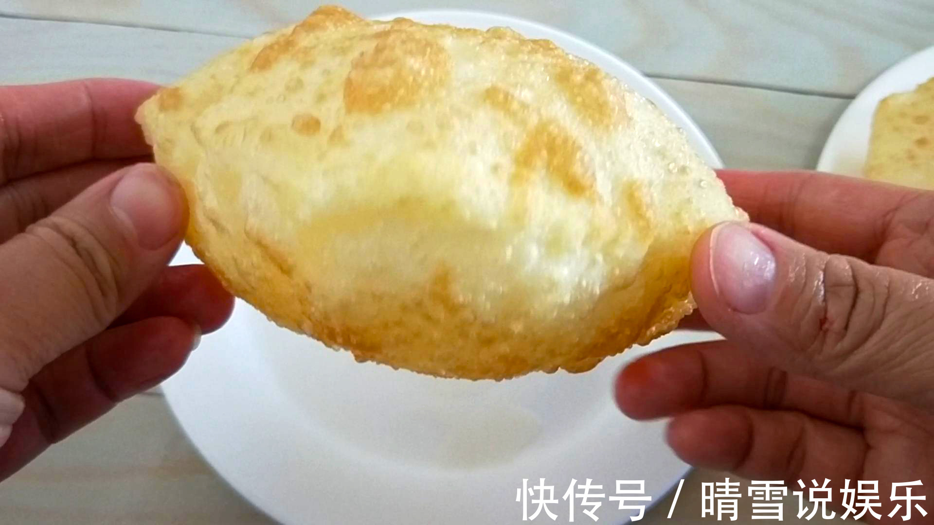 面粉的神奇做法,往锅里一扔,个个鼓大泡,酥脆空心,真是太香了