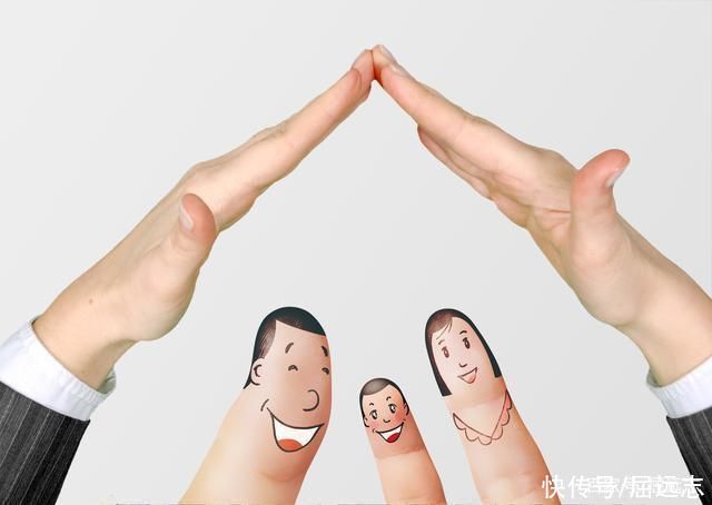 房产|房产证上写的是儿子和父亲名字，双方离婚了，还是夫妻共同财产吗