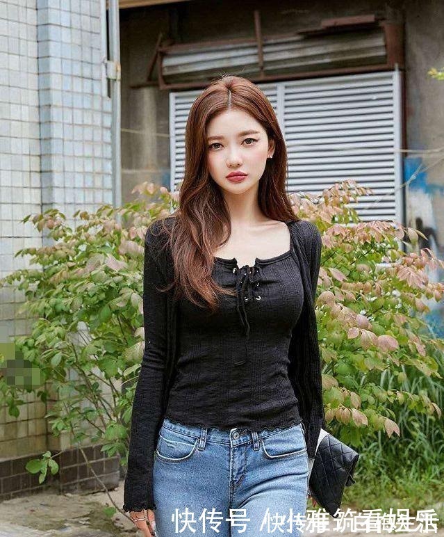 紧身牛仔裤|黑色衬衣搭配紧身牛仔裤，个性潮流，显高显瘦