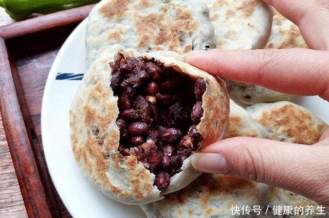 冷天我就爱做这饼,不用发酵省时间,皮薄如纸,满满都是料,好吃!