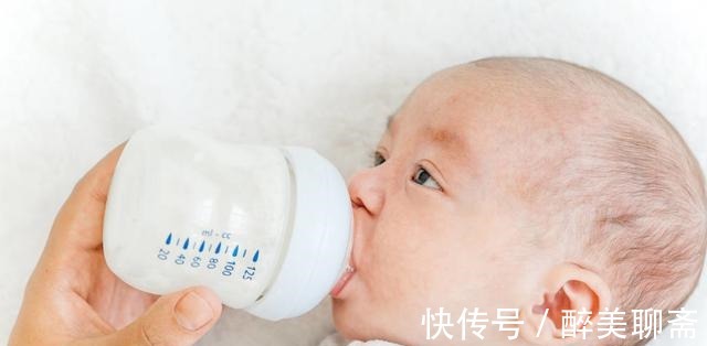母乳|宝宝的便便呈这种状态,说明他平时都没吃饱,宝妈可别饿坏宝宝
