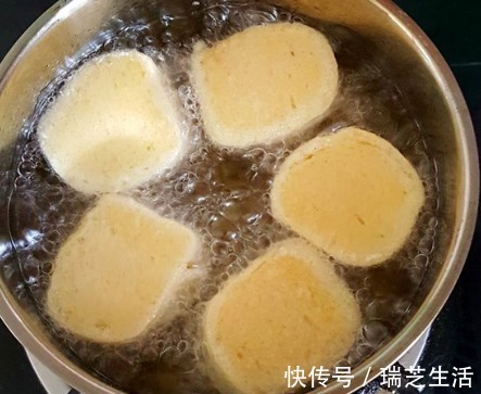 好吃|炸馒头，别直接裹鸡蛋液！大厨教你一招，金黄酥脆不吸油，特好吃