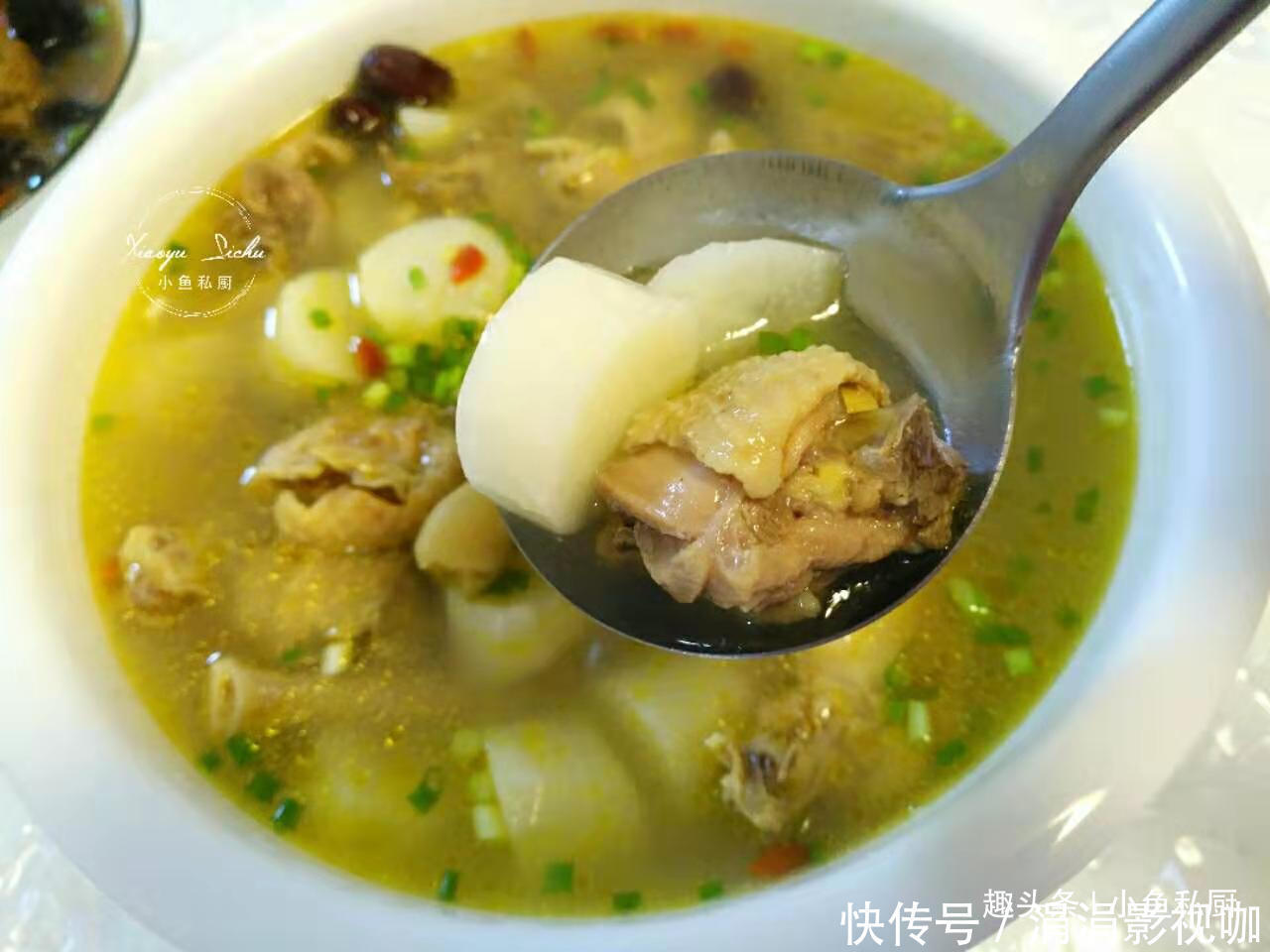 一家人|晒晒我家年夜饭,我和老妈一起做了满满一桌菜,一家人吃嗨了