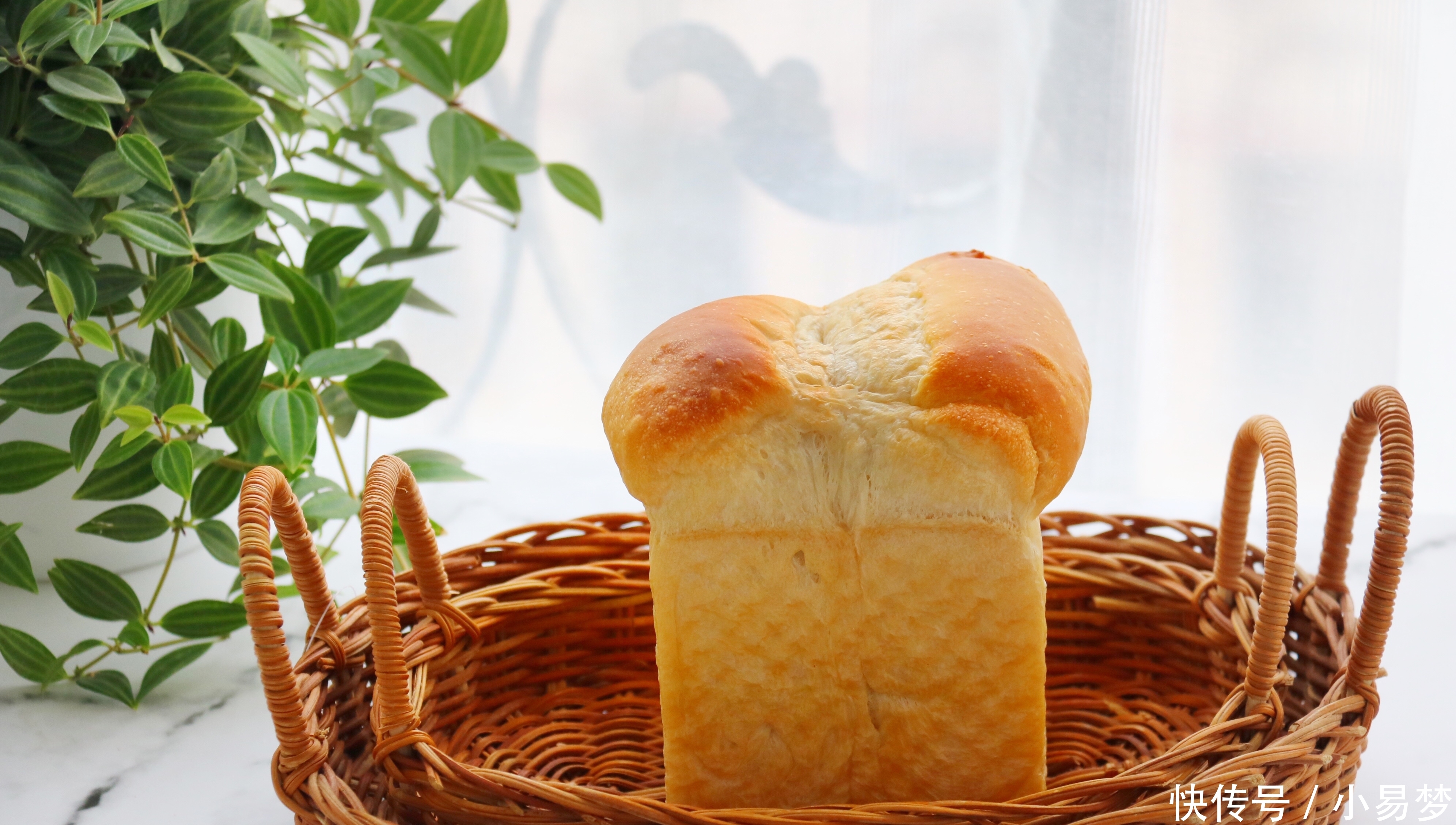 面粉别再蒸馒头了做成它,细腻柔软又拉丝,比馒头筋道比包子香