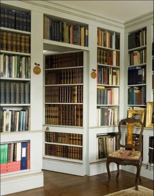 书架|隔断墙用书柜代替,直接把门藏在里面,进出房间就像在密室里穿梭