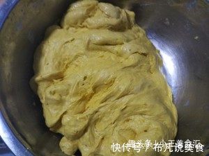 南瓜别再炒着吃了，试试这种做法，蒸一大笼也不够吃