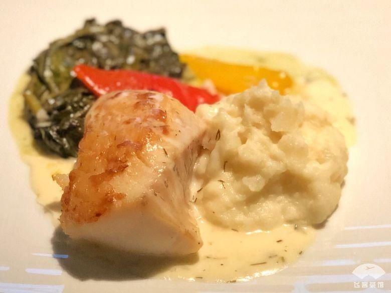 中年|拔草东航豪华头等舱传说中的丘比特大床房,飞行体验究竟如何