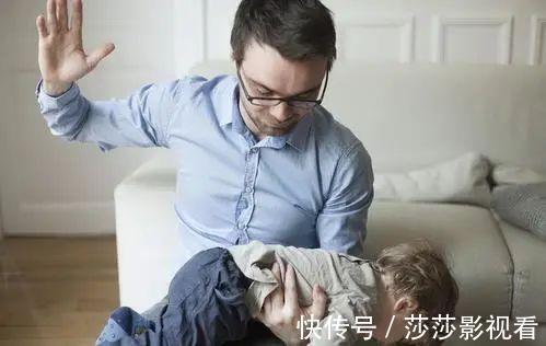 父母|小时候被父母暴打的奇葩理由都有啥?网友:就记得是因为我想吃屎
