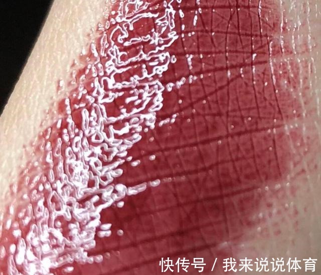 润唇膏|总有一些很微小的细节,比外形更能决定我们的气质!