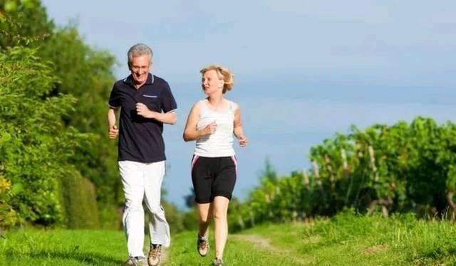 公认的“四大增寿习惯”和“四大折寿习惯”,你占哪一类比较多