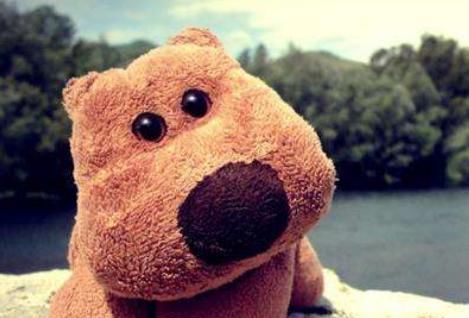 女儿|“她总盯着我看”,女儿被800元玩具吓哭,网友我看见也害怕