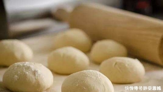 发面速度太慢别只放酵母，多加这“两样”，不到半小时发满盆