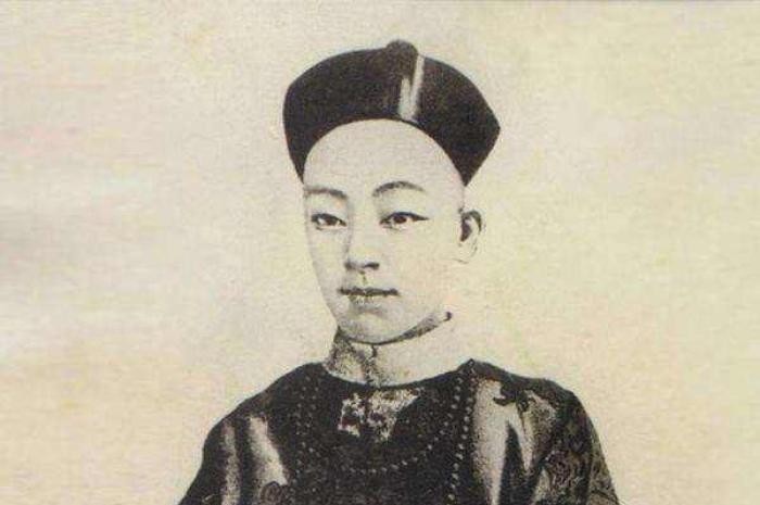 错误|溥仪晚年游故宫，指出1处错误，专家：不懂装懂，溥仪：他是我爹