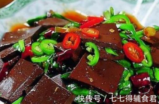 垃圾食品|孩子吃多垃圾食品脸上暗淡出油，多吃美容菜，排毒养颜，脸色红润