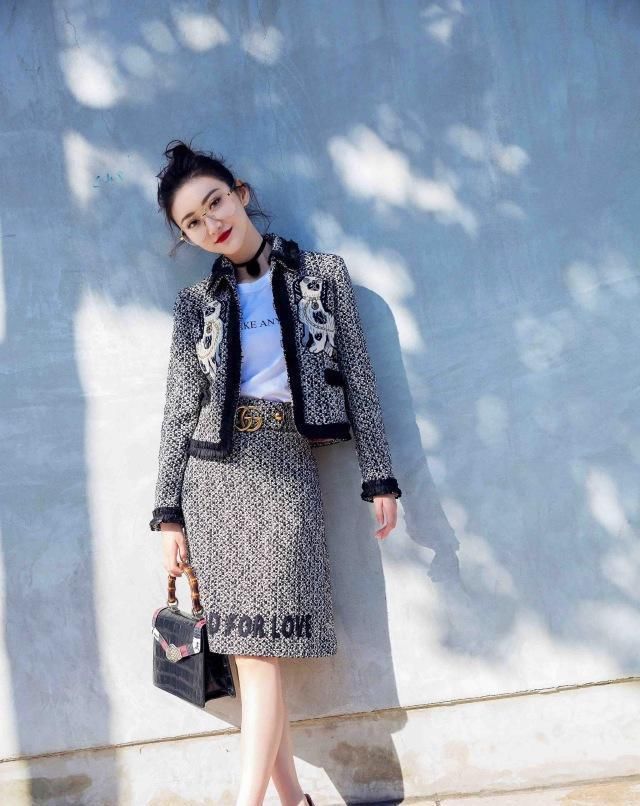 色初恋|小白鞋已经彻底失宠了,今年最流行的是这款“初恋鞋”,百搭减龄