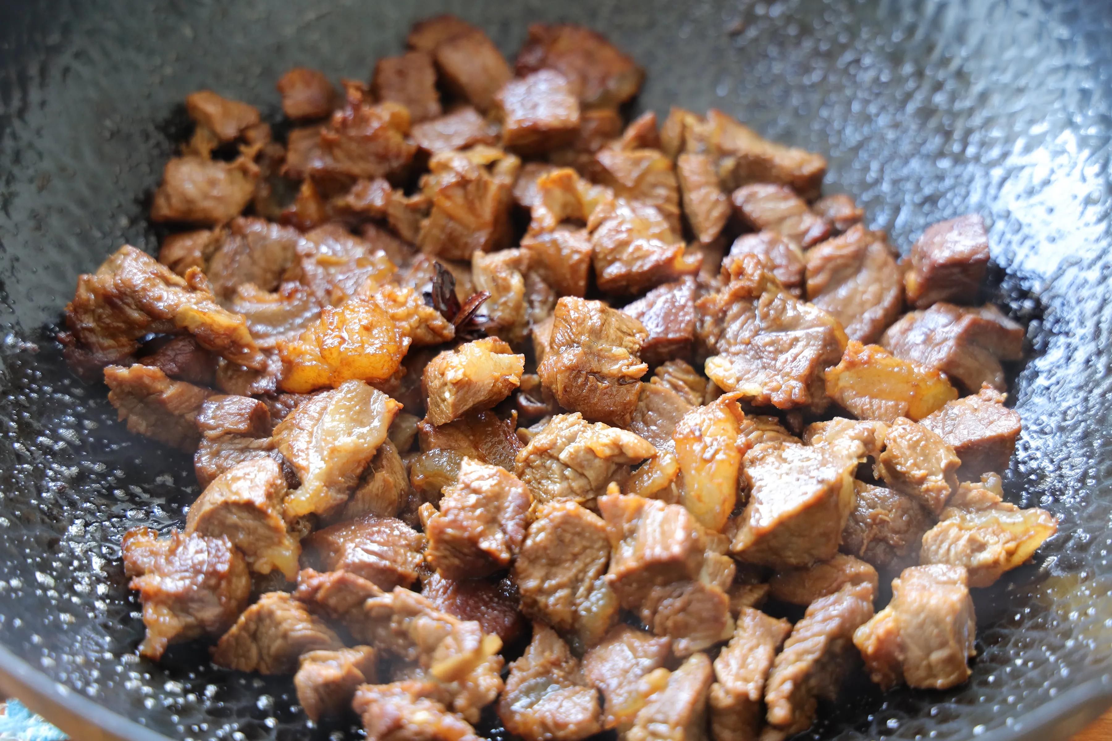 小雪将至，这道菜要多吃，汤汁多特别下饭，暖乎乎的，太舒服了