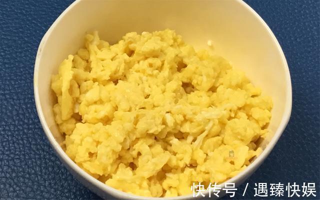 好吃|500克韭菜,三个鸡蛋,烙出超级的香的韭菜鸡蛋馅饼,好吃