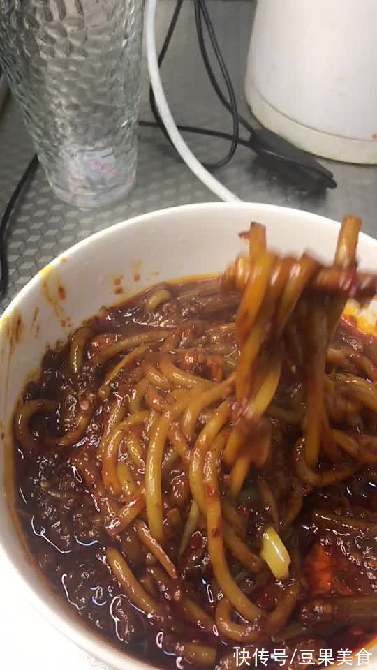 新疆炒米粉最经典的做法，简单易学好上手