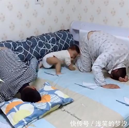 妻管严|父子三人集体被罚跪，小宝是亮点，网友：三个男人敌不过一个女子