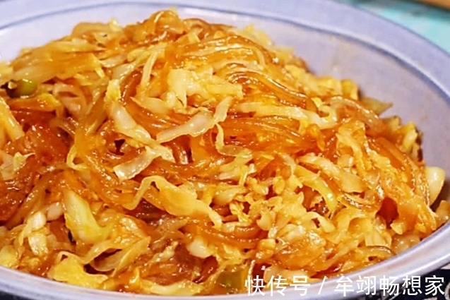 家常菜就要荤素搭配，吃着香，营养全，今天的菜一上桌，全家喜欢