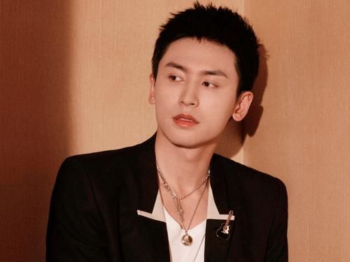 真的爆了？龚俊张哲瀚合体录制《快乐大本营》和《王牌对王牌》