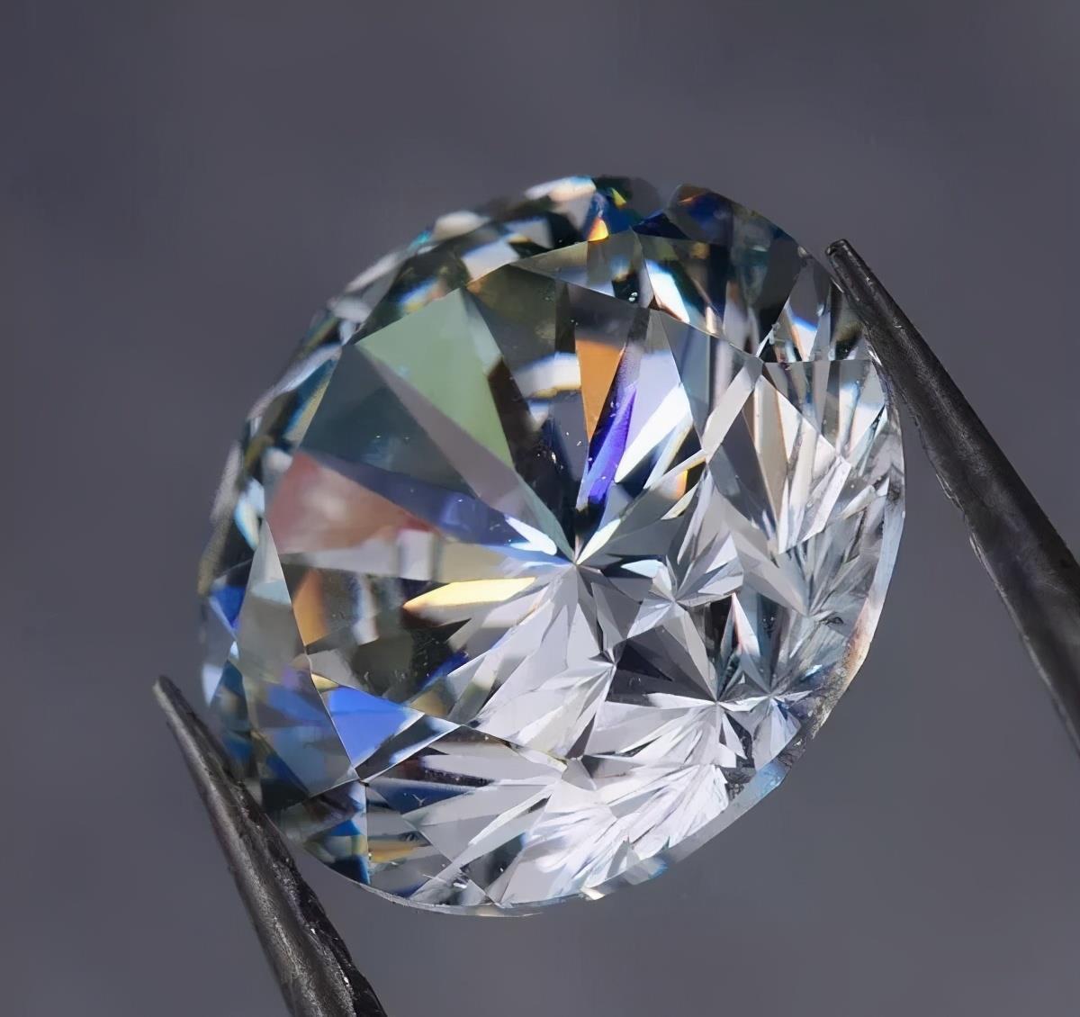 莫桑石|专柜常卖的几种假钻石,你中过招吗?