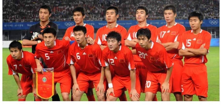 董方卓|从北大学者到知名导演,接连批判国足的背后,问题究竟出在哪?