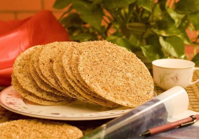 街上一元一个的烧饼，利润到底大吗？老板说出答案，可算是知道了