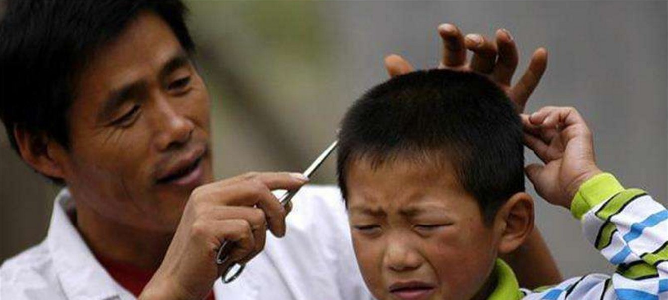 兄妹俩|“熊孩子”兄妹捅马蜂窝,蜇得爸妈认不出,网友不该笑但忍不住