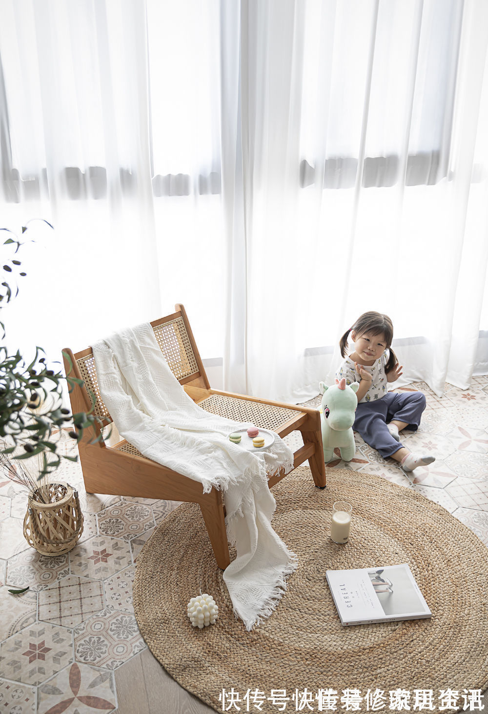 门洞|“穷装”反而更干净舒适,103㎡色调高度统一,耐看极了