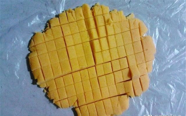 初夏钓鲤鱼,用什么饵料效果好?建议两个类型,四个配方