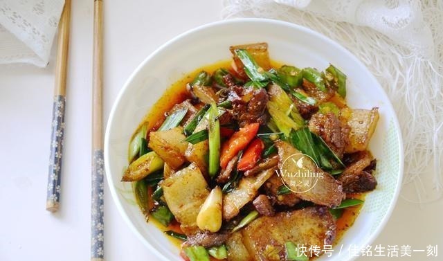 8月遇到此菜,我从不还价,每次买一斤,炒着吃最香