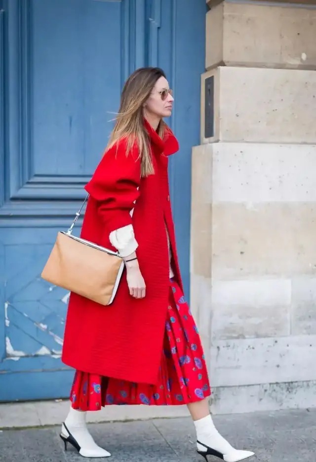 毛呢 毛呢大衣怎么穿才好看?学会这3种穿搭技巧,轻松穿出高级感