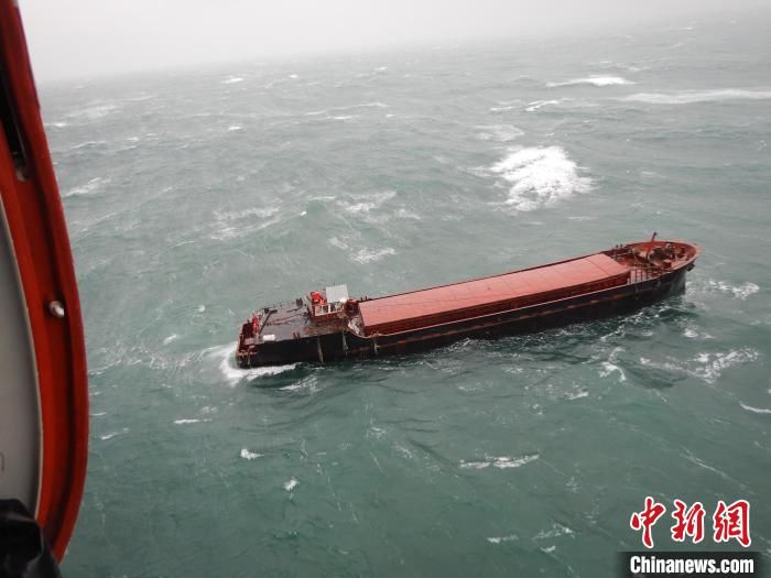 获救者|粤东两船先后海上遇险 海空联动成功救起8人