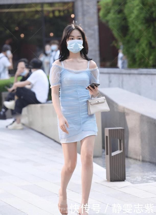 邻家妹妹穿“塑料袋”都好看,配上16cm高跟鞋,小脚丫更是重点