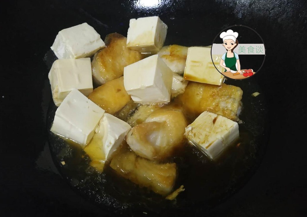 豆腐和此是绝配，一起下锅焖，又香又下饭，连吃三天都不腻！