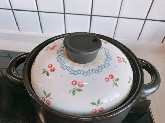 清洗干净|秋天最适合喝这碗汤,清淡不油腻,营养丰富又好喝,祛湿降火润燥