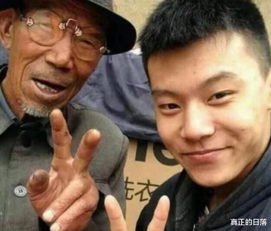 《变形记》农村爷爷去世，之前男主公发文太冷漠，网友吐槽太幼稚