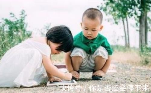 小两口|有一种拖累叫“老人假带娃”,看起来很辛苦其实全凭嘴,太坑娃