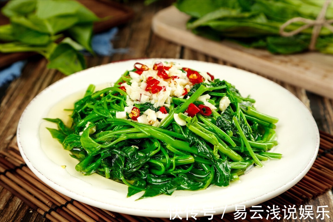 红薯|炒红薯叶,不能直接下锅炒,教你一招,红薯叶香嫩爽口,不发黑