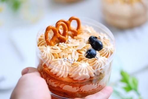 儿子点名要吃的蛋糕，私房爆款，排队晚了都买不到，简单好吃